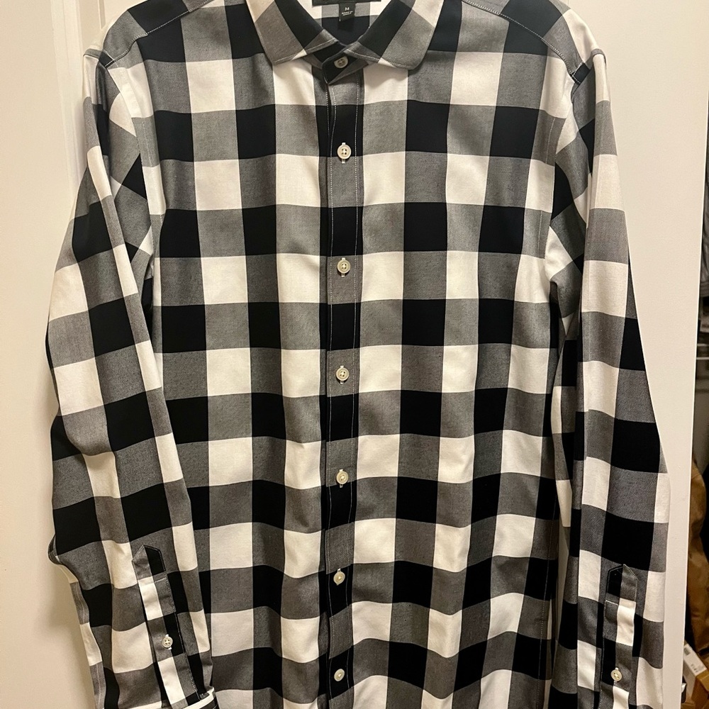 Banana republic, size medium color, black, gray white. Great condition.